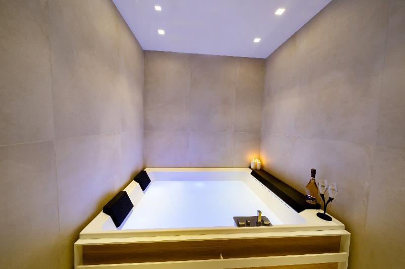 Elite Accommodations & Hydromassage Pool Реджо ди Калабрия Екстериор снимка