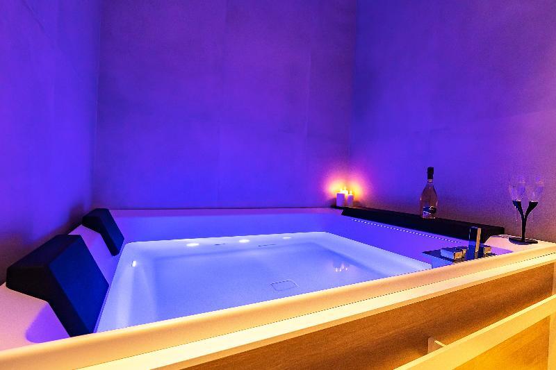 Elite Accommodations & Hydromassage Pool Реджо ди Калабрия Екстериор снимка
